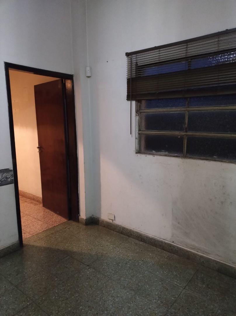 Foto de Venta Casa 3 Ambientes con jardin, Villa Udaondo, Ituzaingo, imagen 3