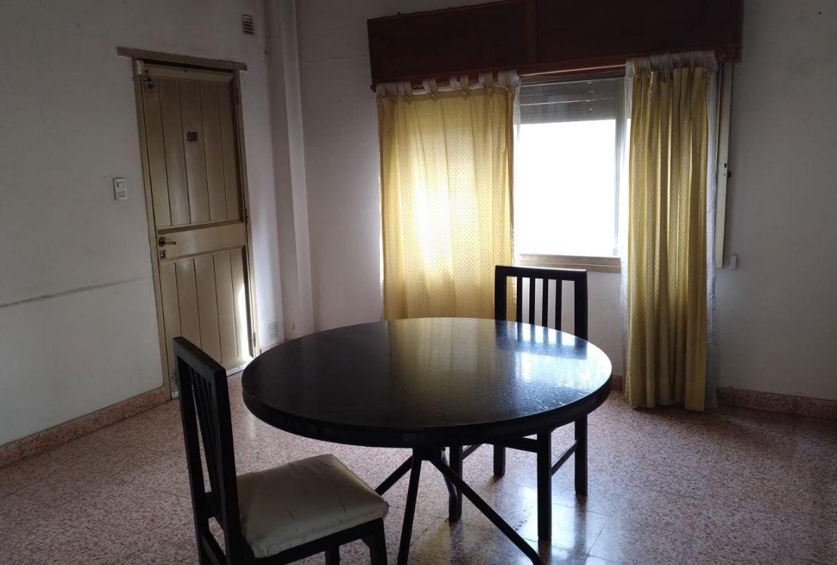 Foto de Venta Casa 3 Ambientes con jardin, Villa Udaondo, Ituzaingo, imagen 2