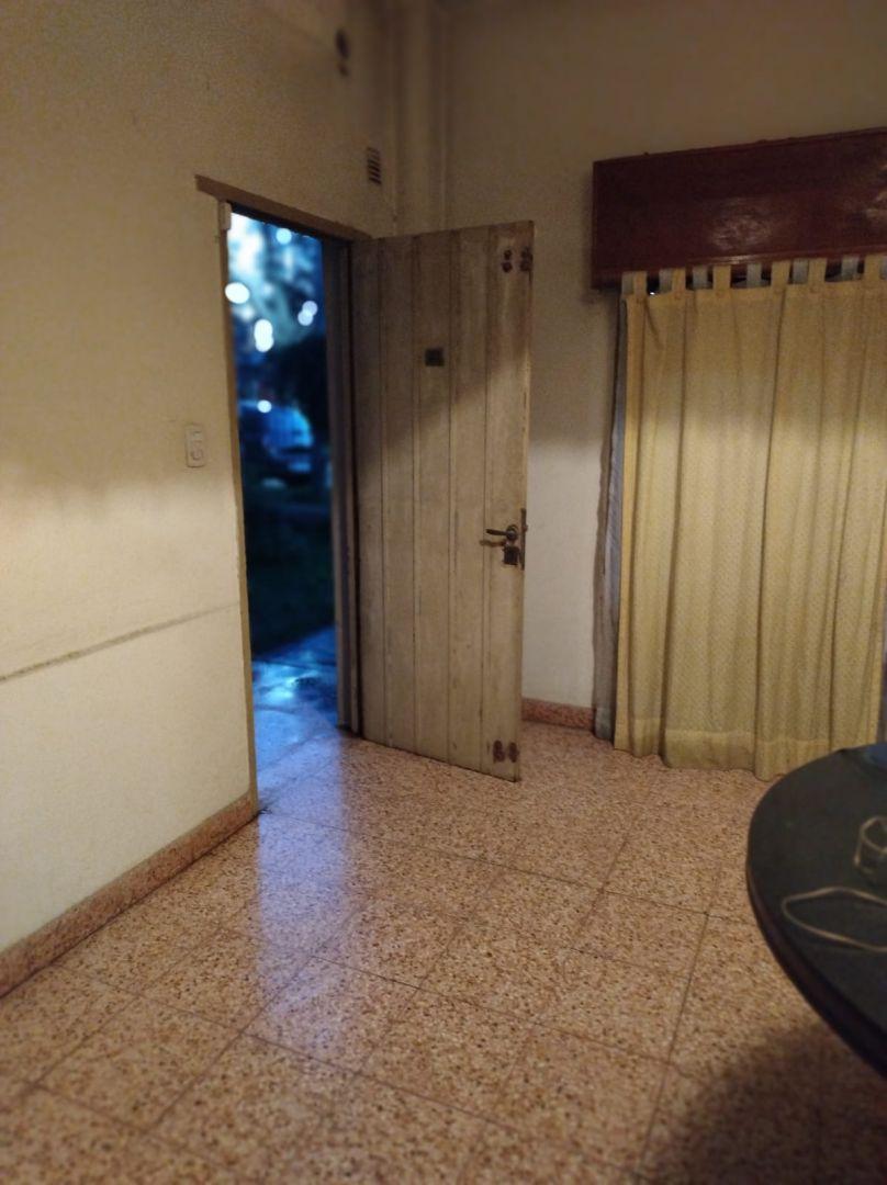 Foto de Venta Casa 3 Ambientes con jardin, Villa Udaondo, Ituzaingo, imagen 4