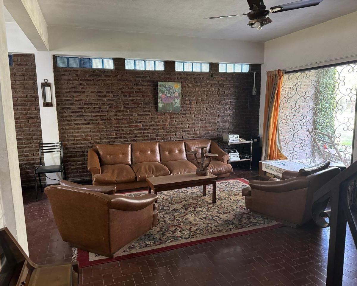 Quinta - en Leloir 5250 m² - 8 Ambientes + Casa de Caseros 2