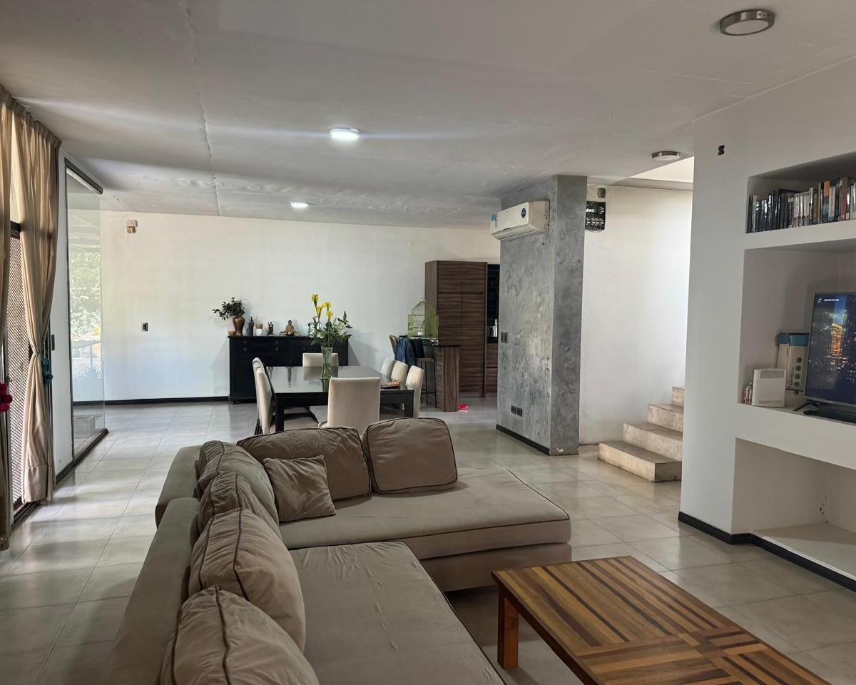 Foto de Venta CASA parque pileta v.Udaondo, Parque Leloir Ituzaingo, imagen 2