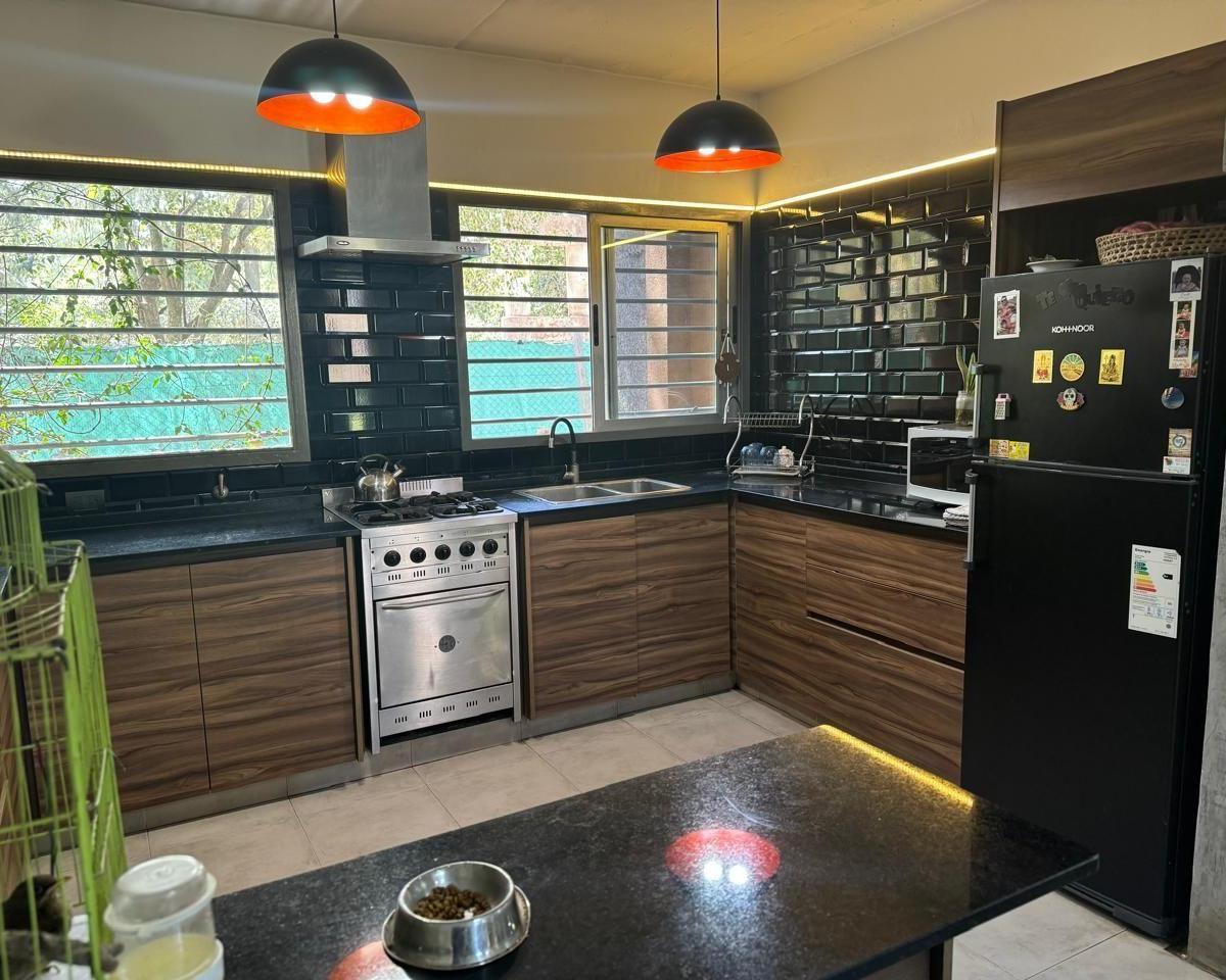 Foto de Venta CASA parque pileta v.Udaondo, Parque Leloir Ituzaingo, imagen 3