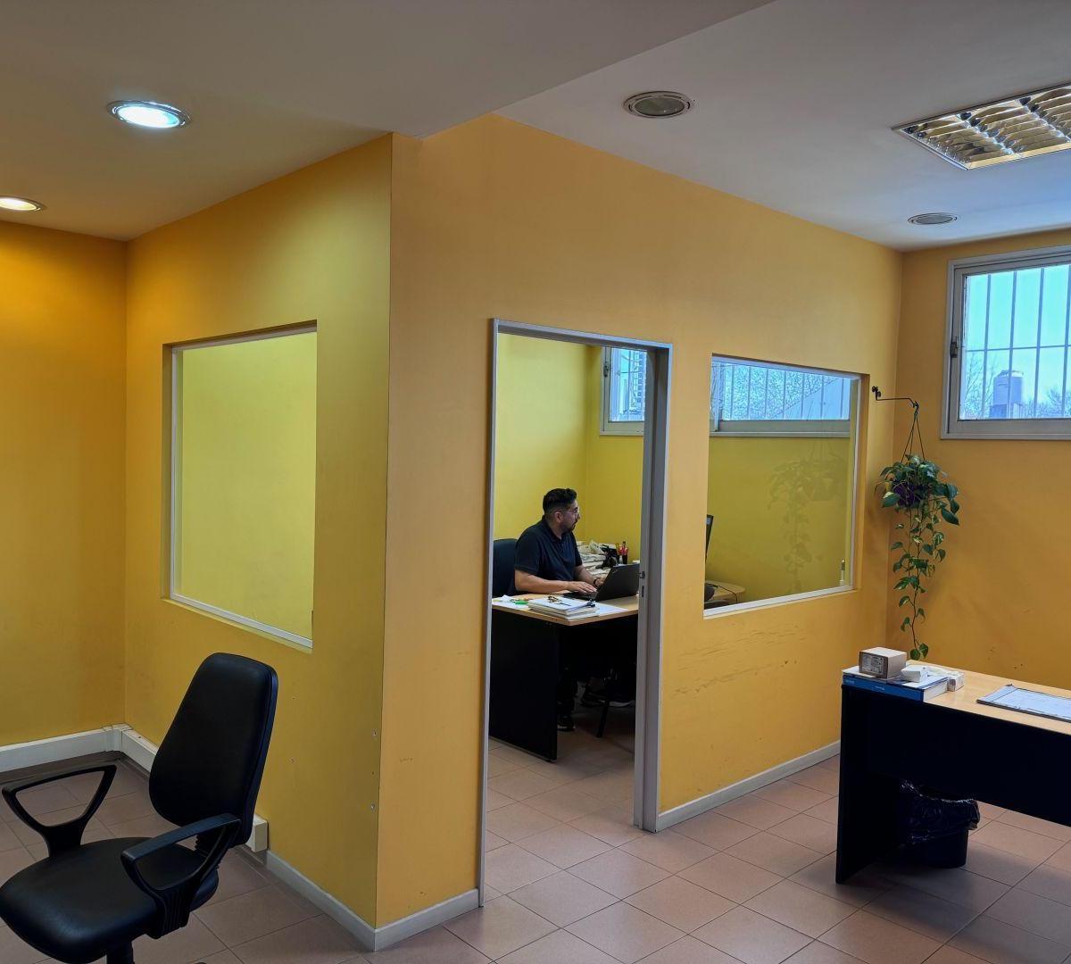 Excelente Galpón en Venta en Castelar Norte 5