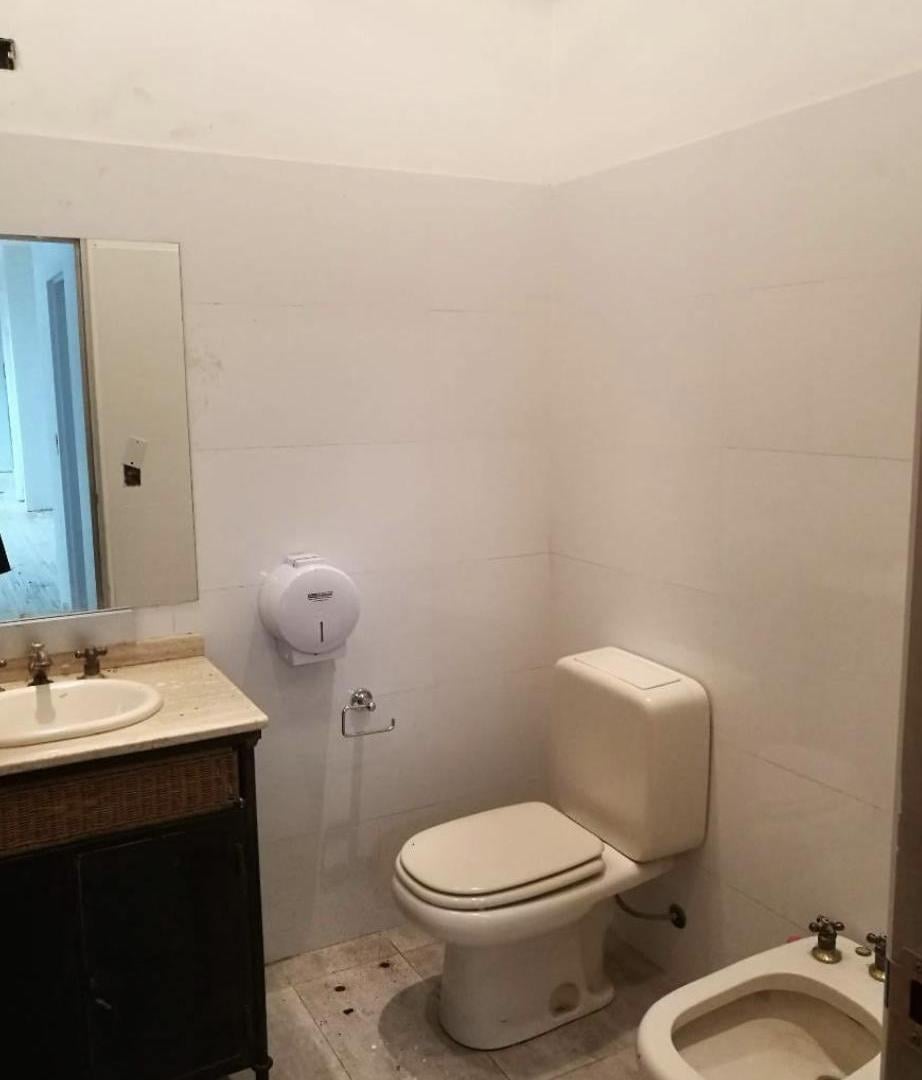 Foto de Oficina Comercial de 200m² en Alquiler, imagen 3