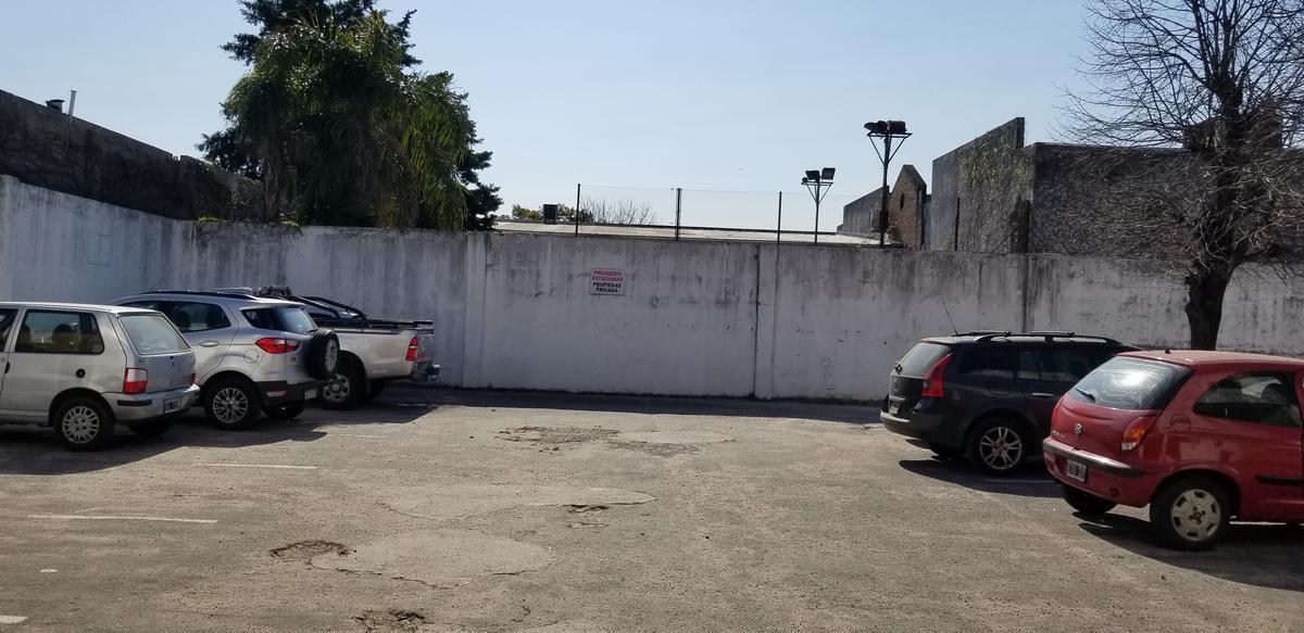 Local en venta/ alquiler en galeria- Lomas San Isidro - Marquez y Rolon