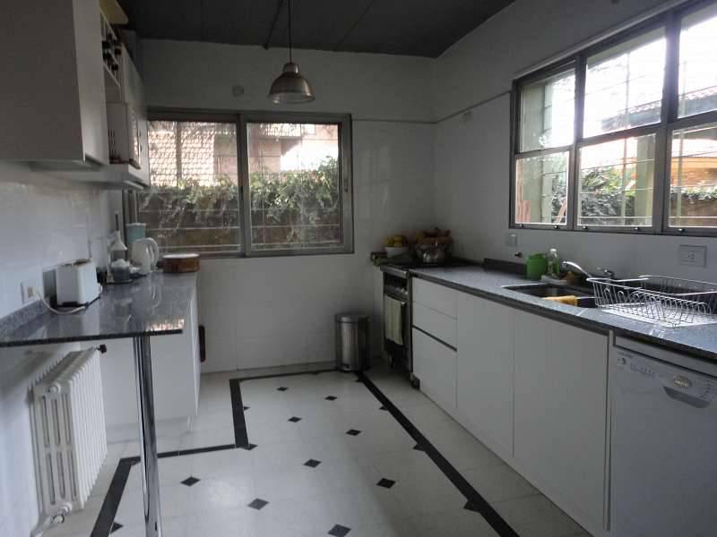 Muy Buena Casa en Venta en San Isidro, Cerca Av, Gran Lote. 4