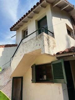 Casa en Acassuso, con Proyecto Preaprobado Para Residencia Estudiantil con Cinco Unidades! 2