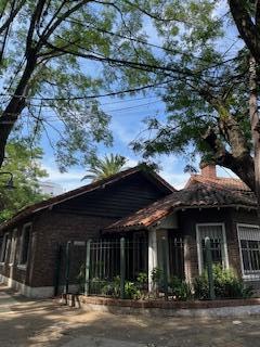 Casa en Acassuso, con Proyecto Preaprobado Para Residencia Estudiantil con Cinco Unidades! 4