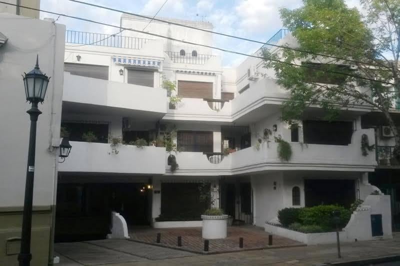 Muy Lindo departamento en alquiler en San Isidro - 2 ambientes - 1º por escalera