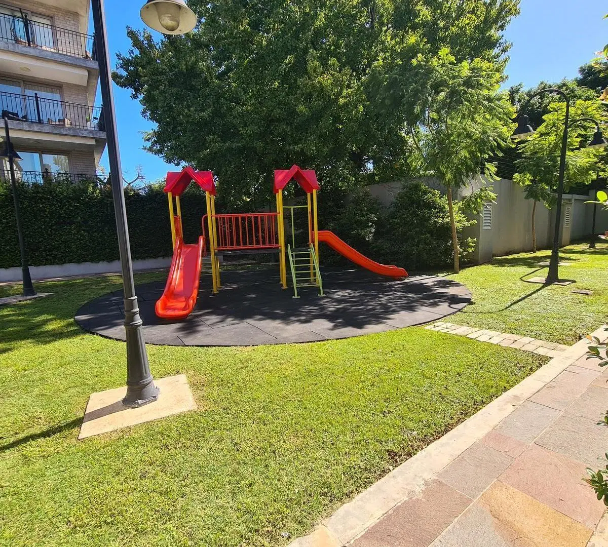 CASSA ISIDRO con Amenities 3 ambientes con jardín en S.Isi.-Vias/Libert. 5