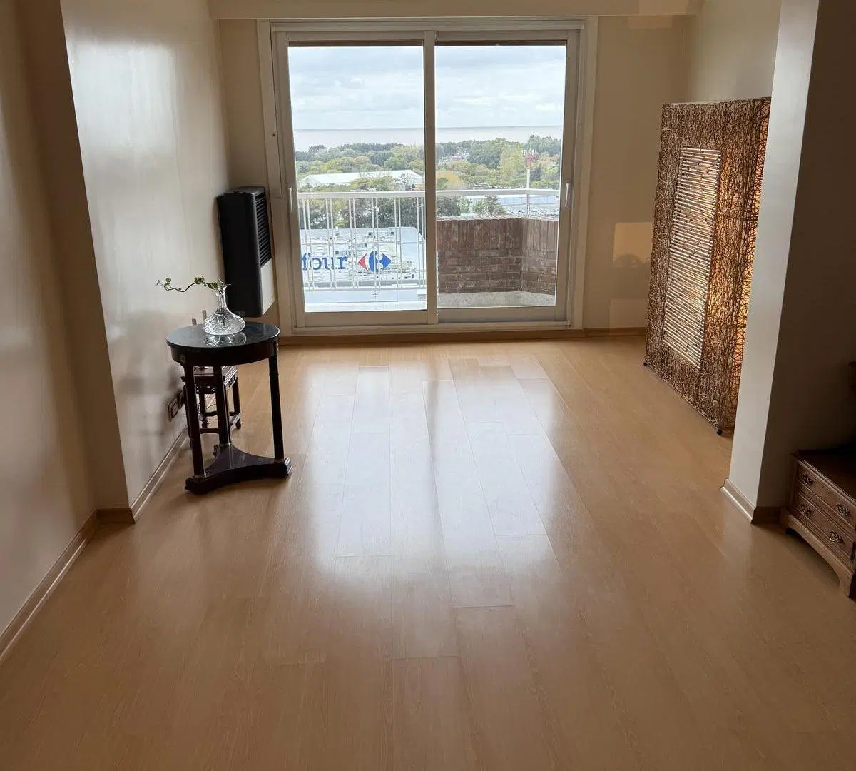 Departamento de 3 dormitorios sobre Libertador con vista al río! 1