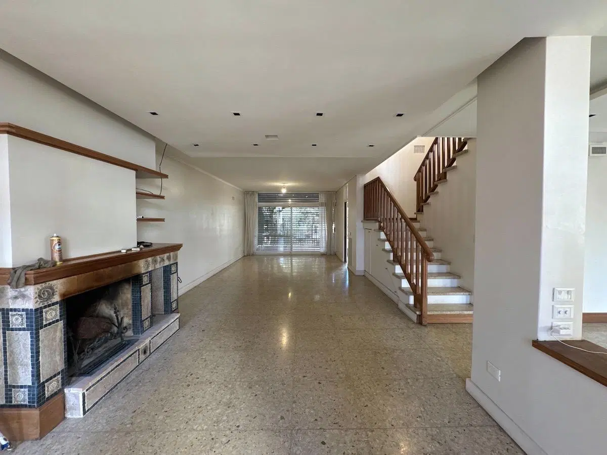 Espectacular casa en Vicente López de 5 ambientes desarrollada en 2 plantas + subsuelo 8