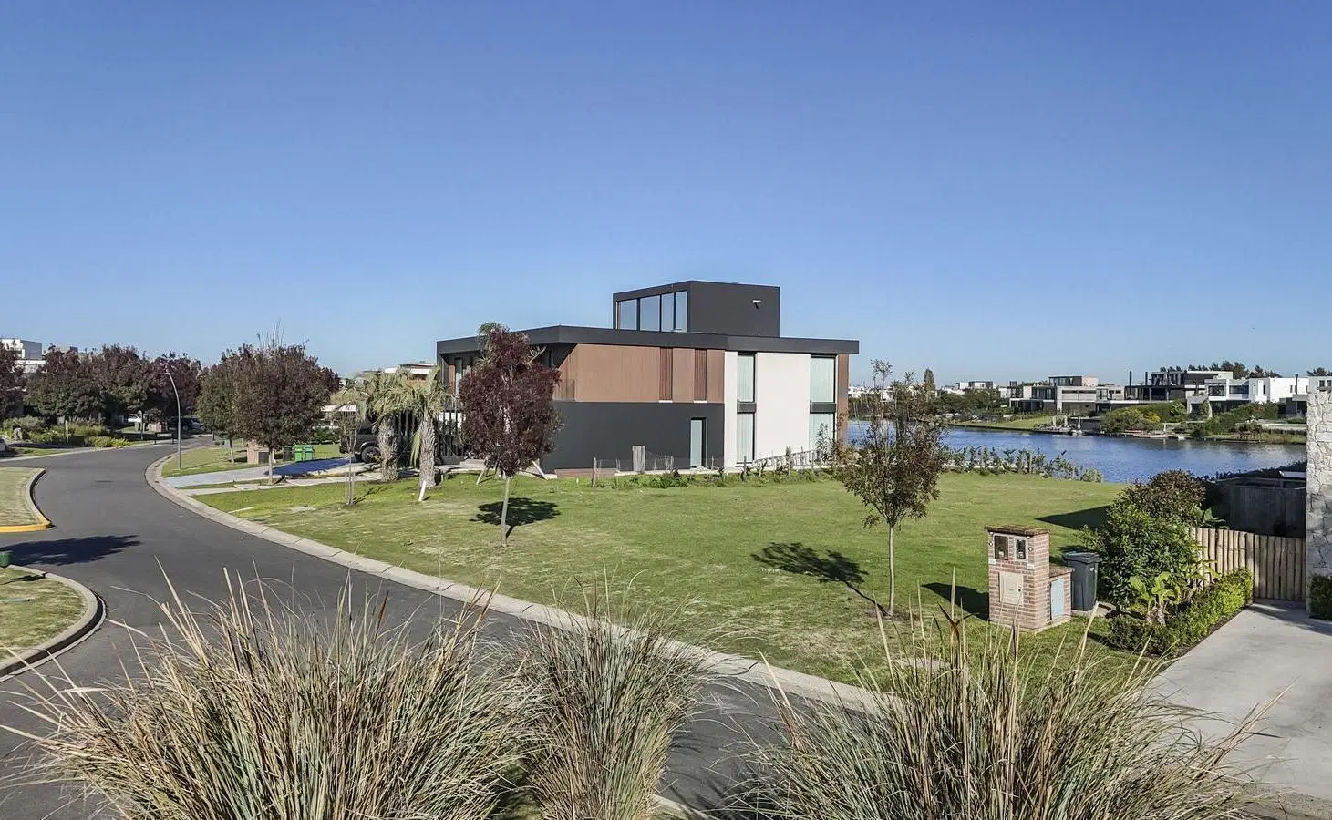 Terreno a lago en Virazon, Nordelta al lago, orient Oeste 4