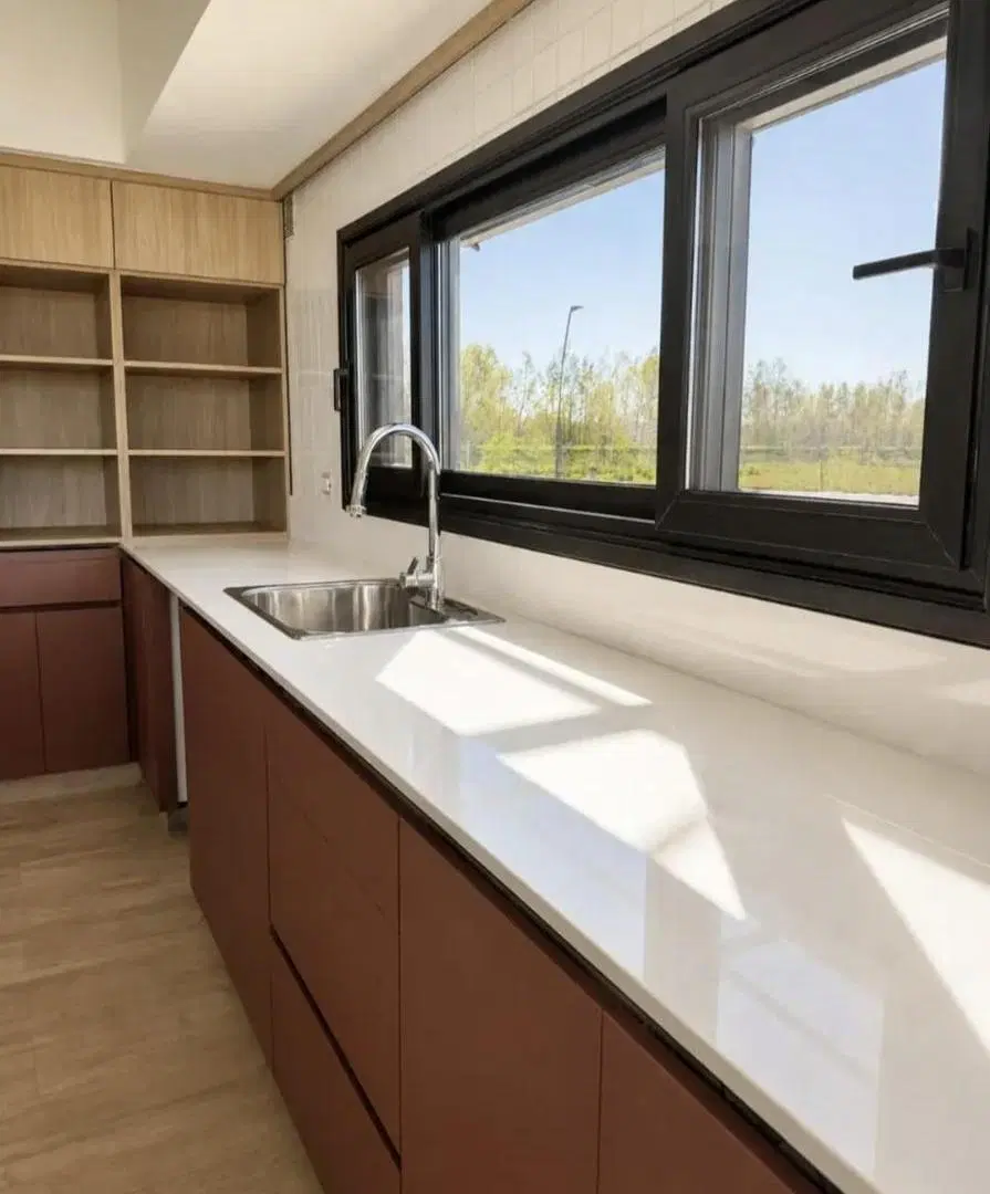 Increíble casa de estilo moderno a estrenar en el barrio Amarras, Puertos del Lago. 2