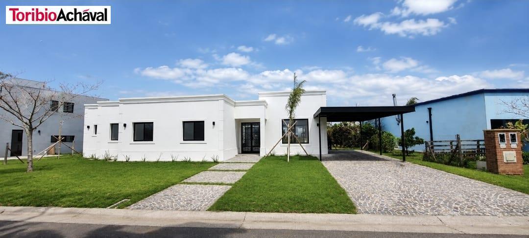 Foto de Casa a estrenar en Barrio San Matias - Area 1 con vista a la laguna, imagen 2