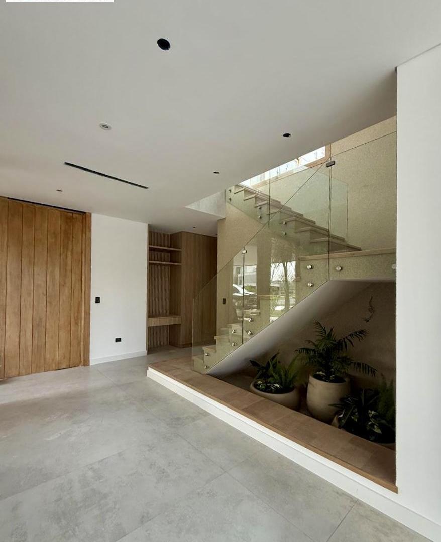 Foto de Increíble casa sobre el lago en Virazón Nordelta, imagen 4