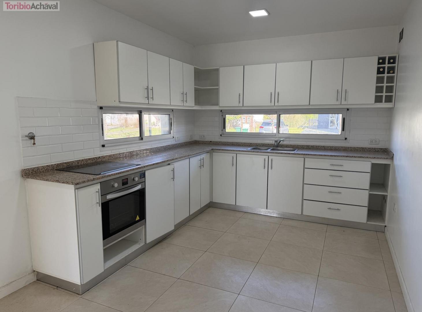 Foto de Casa en venta en Barrio San Gabriel: una planta, 3 dormitorios y pileta, imagen 4