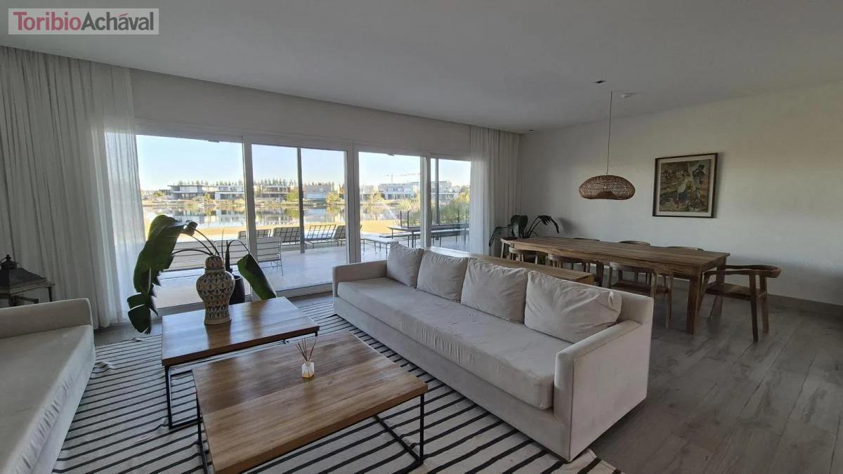 Foto de Casa a la laguna en Barbarita: 5 dormitorios en suite, pileta y muelle, imagen 1