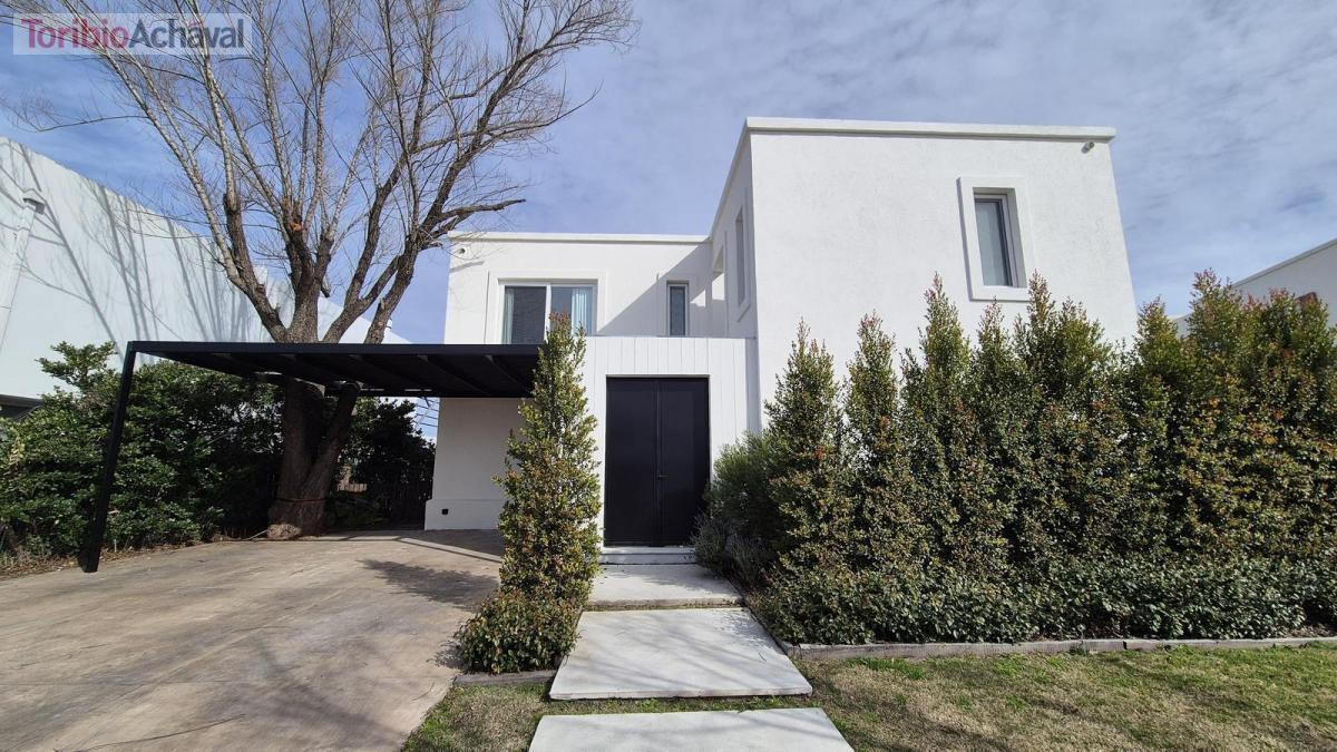 Foto de Casa a la laguna en Barbarita: 5 dormitorios en suite, pileta y muelle, imagen 2