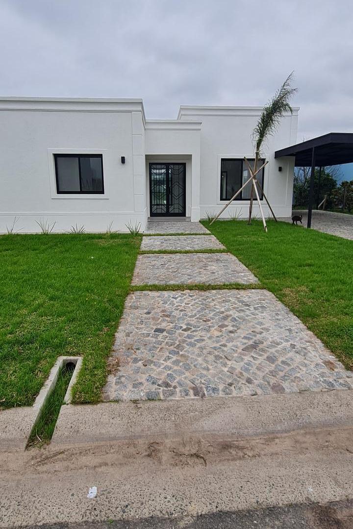 Foto de Casa a estrenar en Barrio San Matias - Area 1 con vista a la laguna, imagen 5