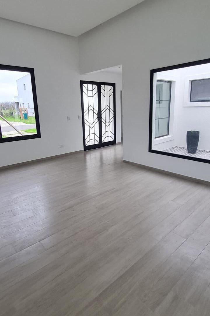 Foto de Casa a estrenar en Barrio San Matias - Area 1 con vista a la laguna, imagen 4