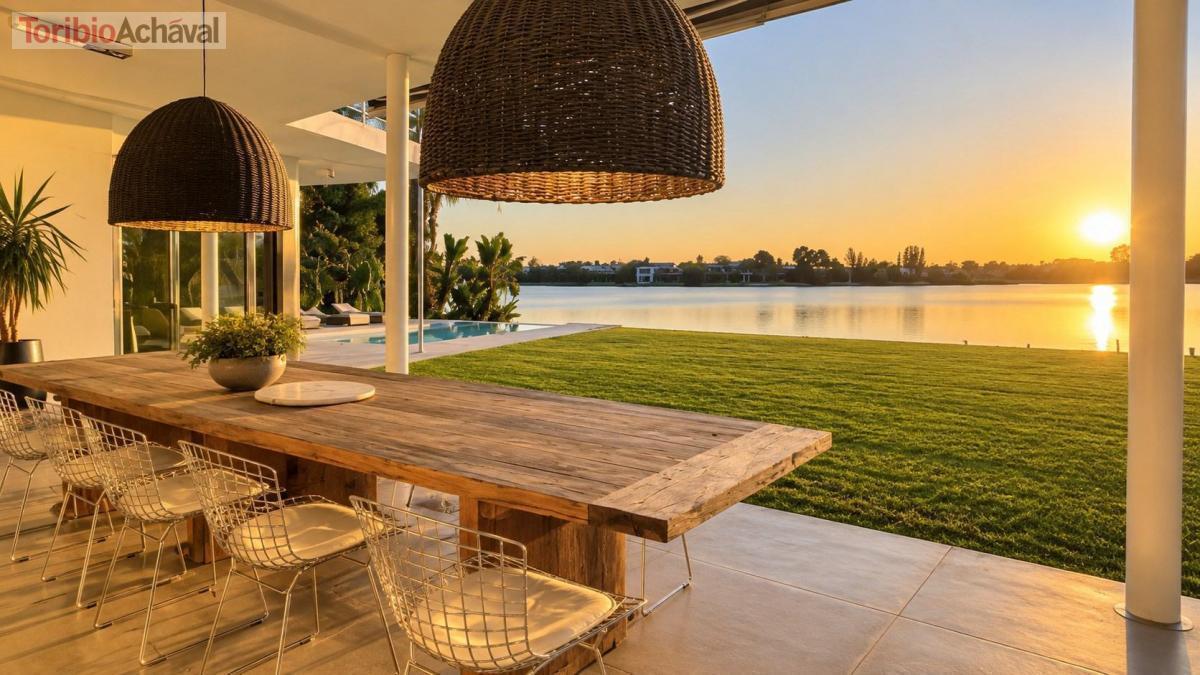 Foto de Casa moderna al lago con gran diseño y espectaculares atardeceres en, imagen 1