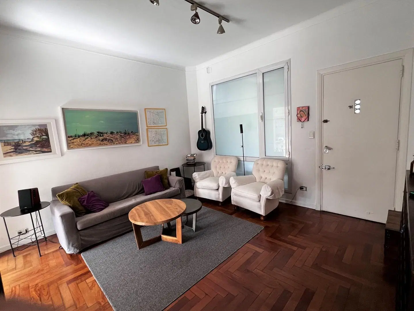 Casa reciclada, con terraza, quincho y parrilla en muy buena ubicación. 1