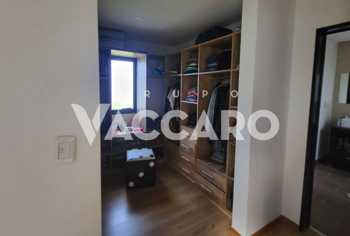 Foto de Casa en Venta 4 ambientes Maria Eugenia RV, imagen 2