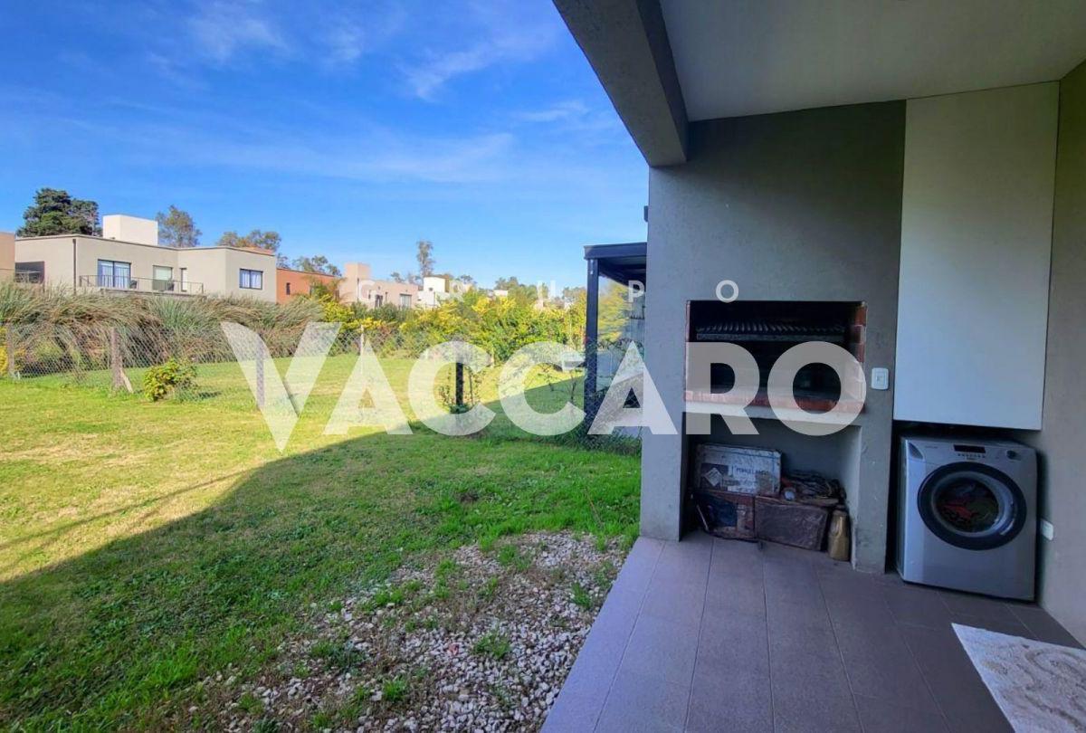 Foto de Casa en Venta 4 ambientes Maria Eugenia RV, imagen 5