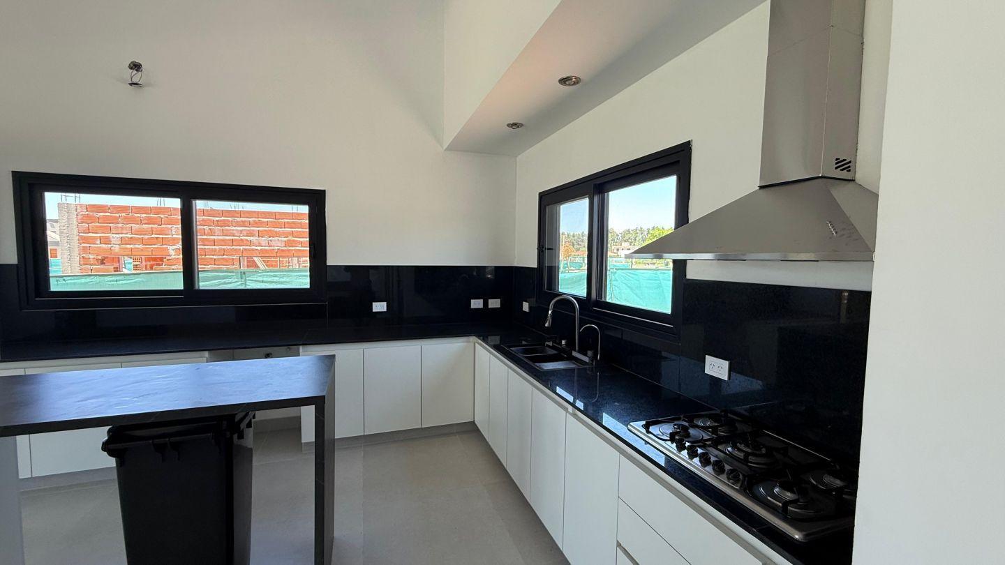 Foto de Alquiler de Casa 4 Ambientes amobalada en Prados del Oeste, Moreno, imagen 5