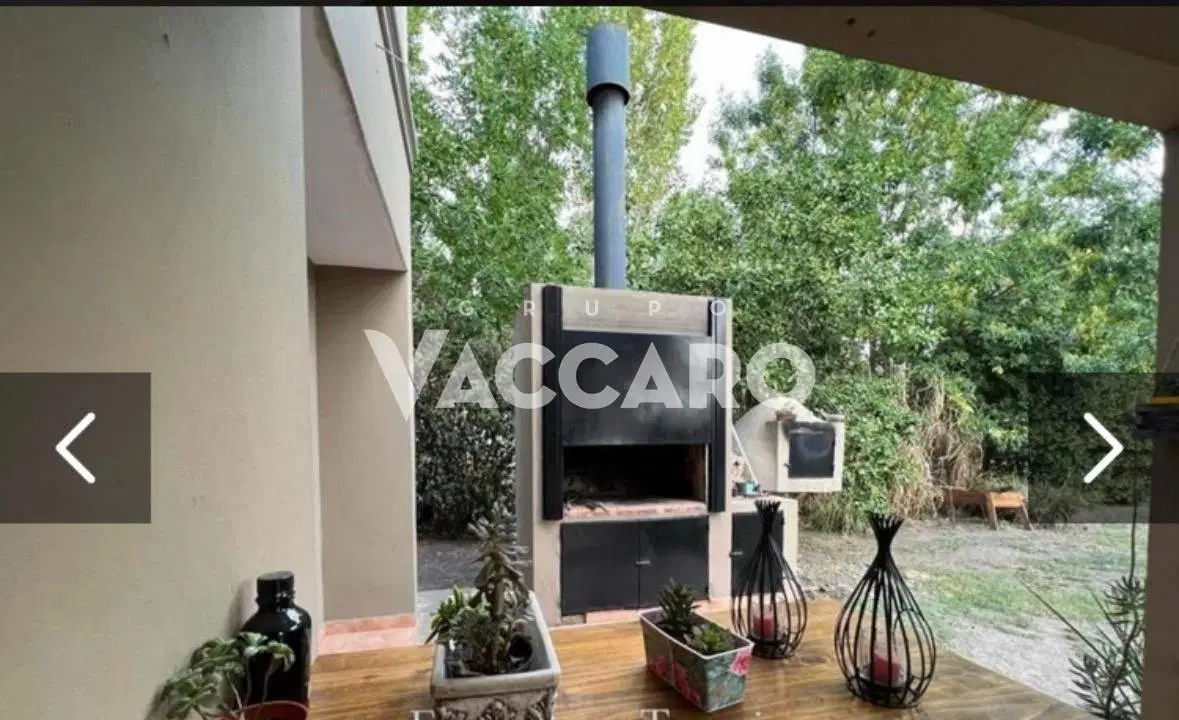 Venta de Casa 4 amb barrio cerrado maria elena, seguridad ,piscina 3 dormitorios 1