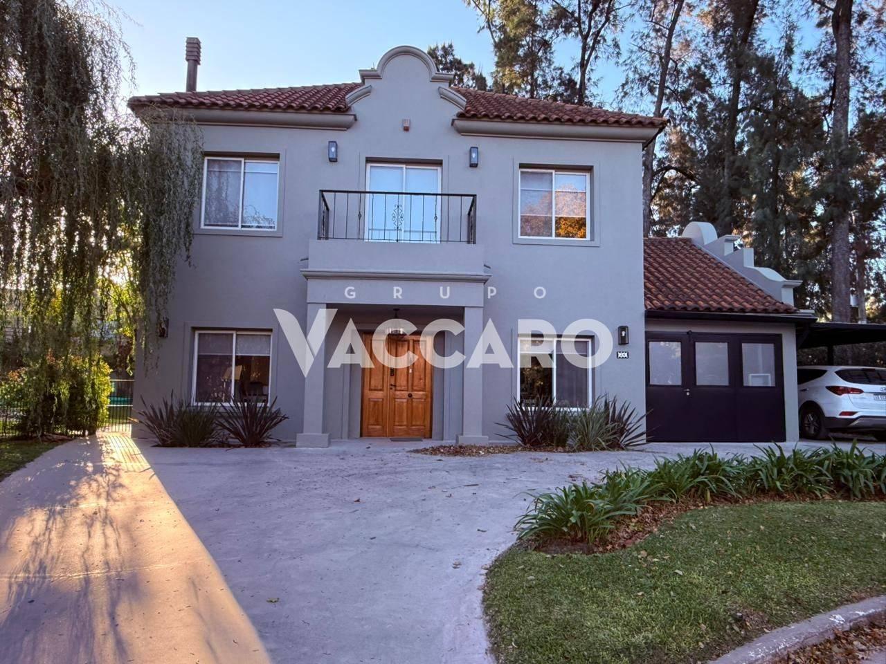 Venta de Casa 4 Ambientes en El Resuello, Moreno