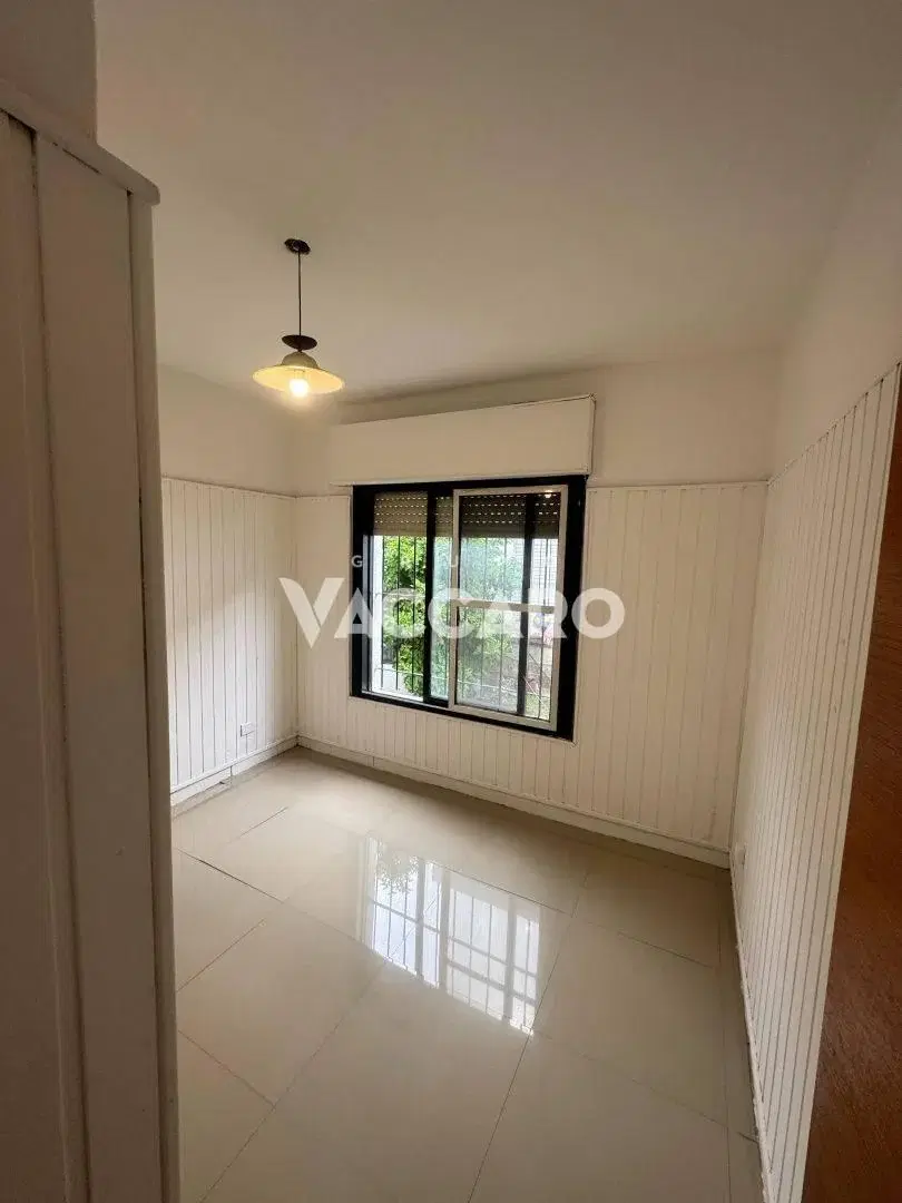Venta de Casa PH 2 ambientes 1 dormitorio cochera y patio 4