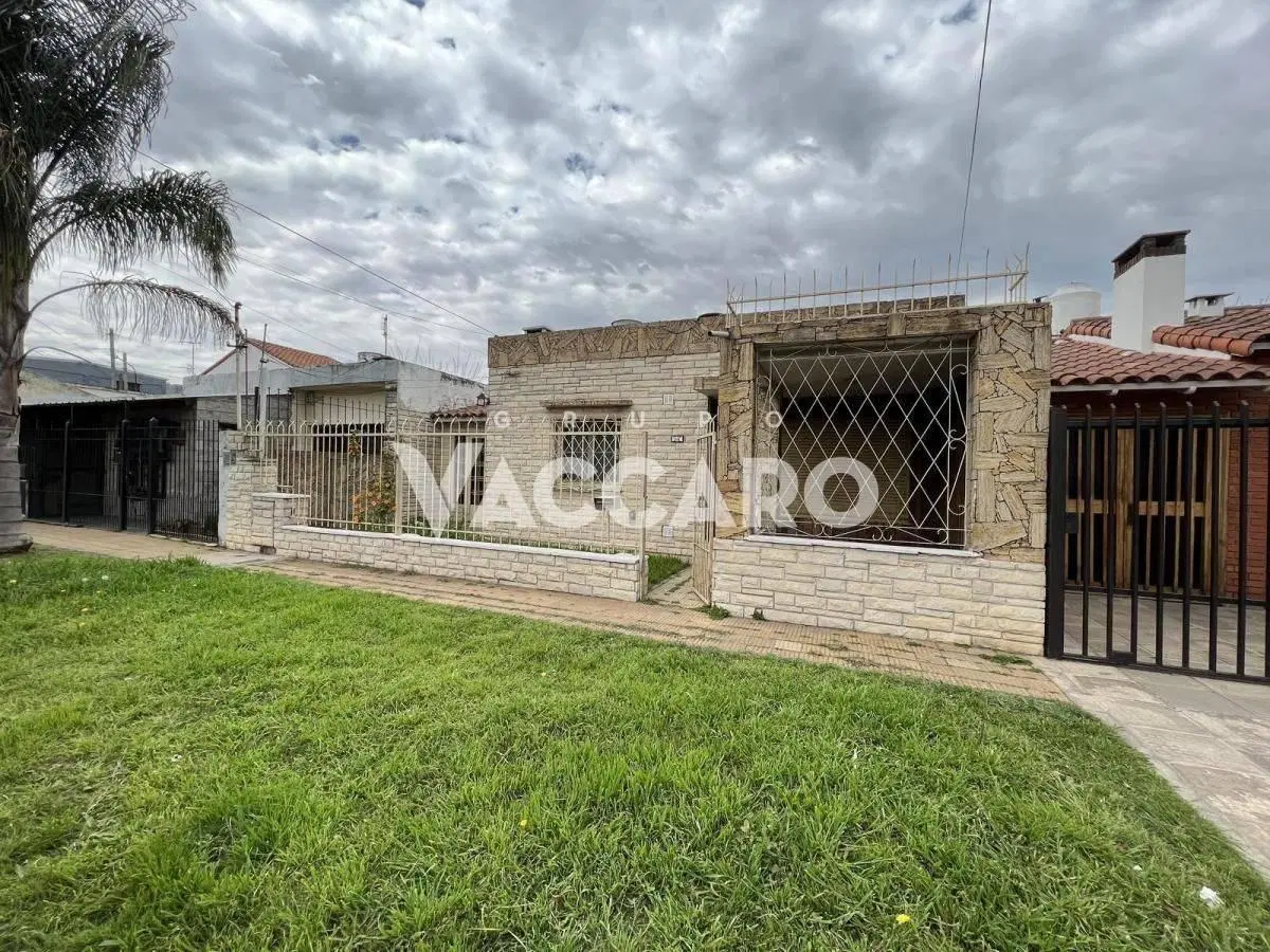Venta de Casa 3 Ambientes, gran jardín 1