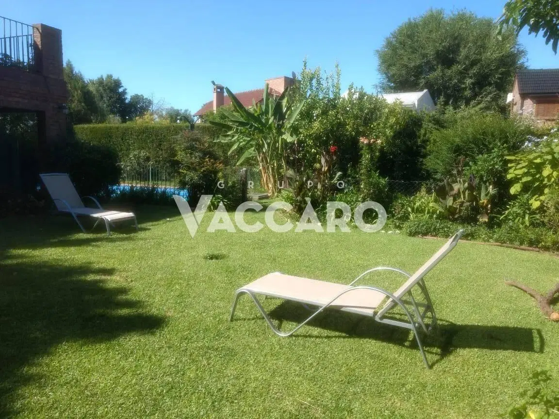 CASA 6 AMB COUNTRY BANCO PROVINCIA 310 MTS SOBRE 900 MTS DOBLE LOTE PISCINA HIDE 2