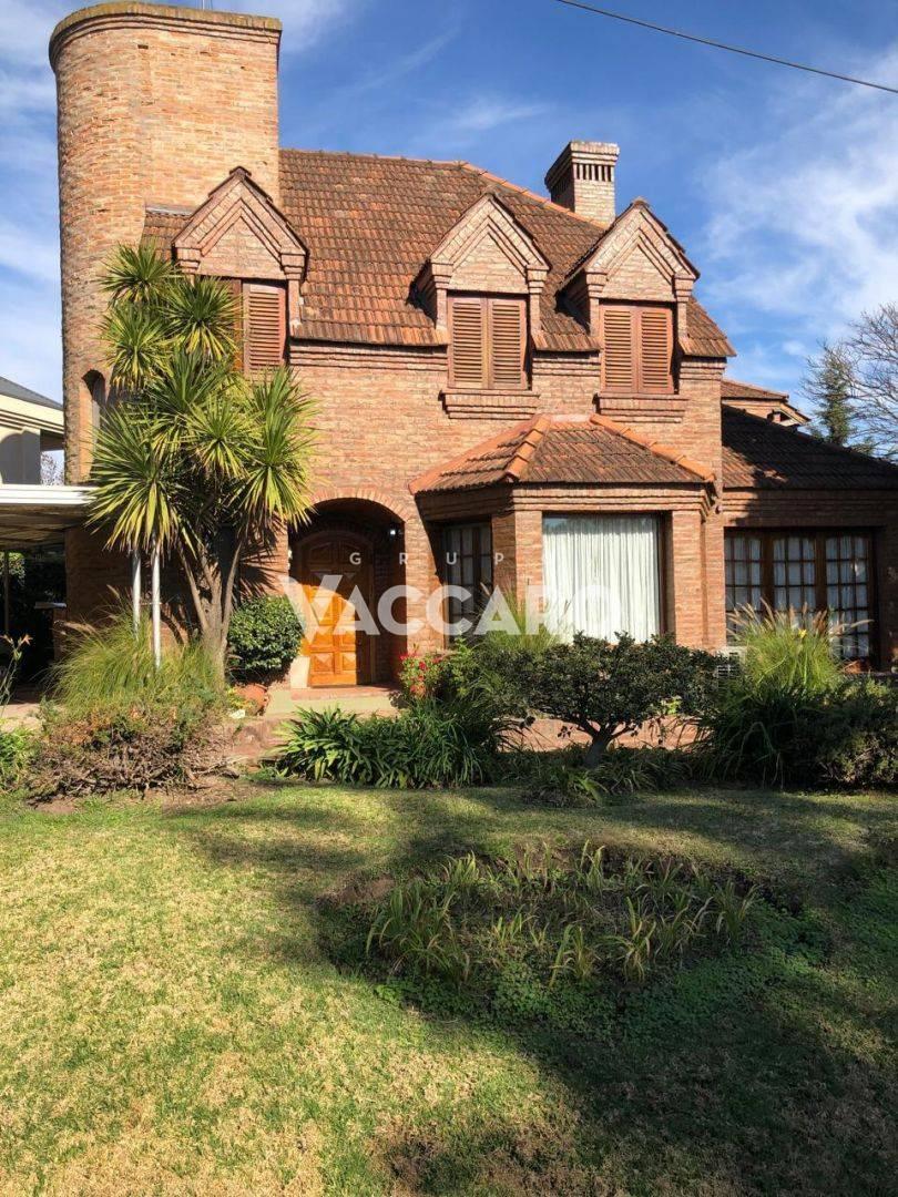 CASA 6 AMB COUNTRY BANCO PROVINCIA 310 MTS SOBRE 900 MTS DOBLE LOTE PISCINA HIDE