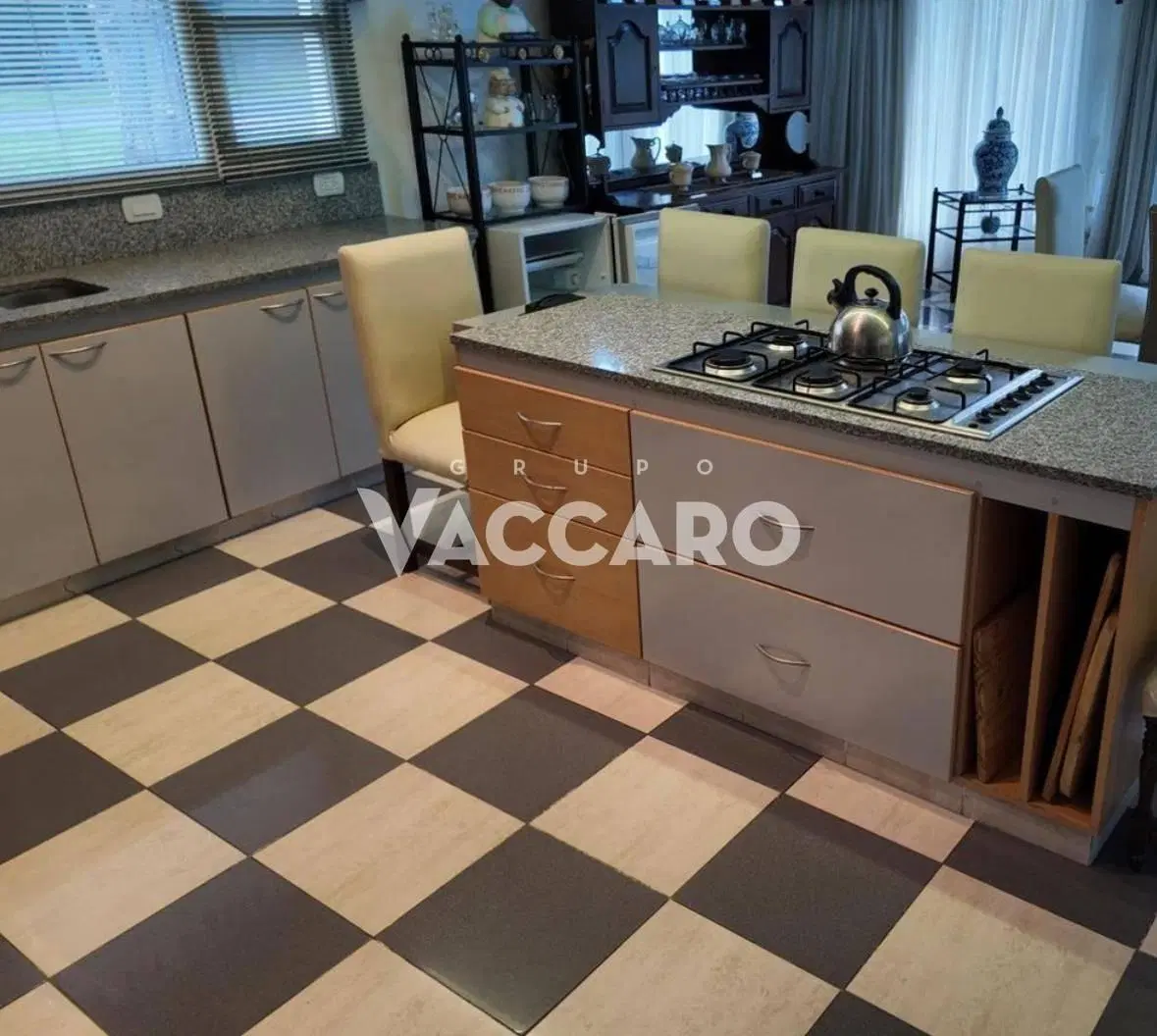 Venta y Alquiler de Casa 6 Ambientes en San Diego, Moreno 2