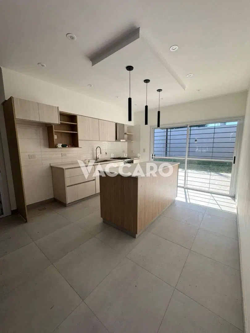 Casa en venta 3 ambientes en Ituzaingó. 4