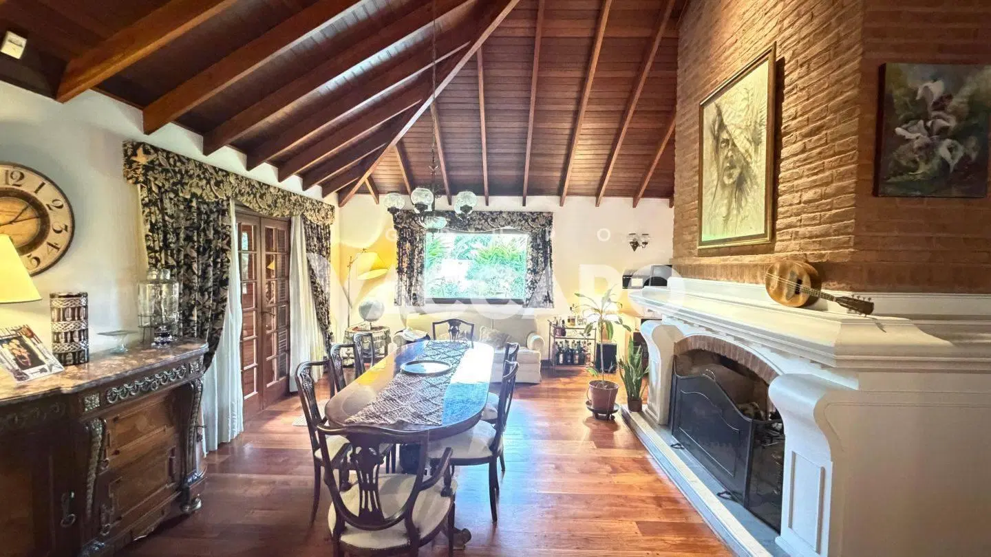 Venta de Casa con 4 Dormitorios en Castelar Norte 2