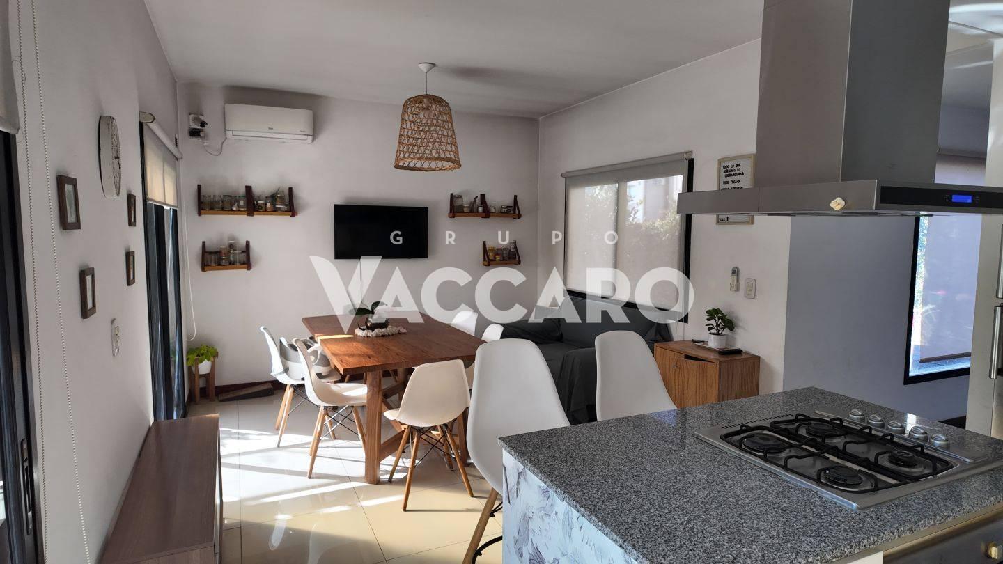 Foto de Casa en alquiler 4 ambientes en Maria Eugenia RV barrio cerrado Moreno, imagen 1