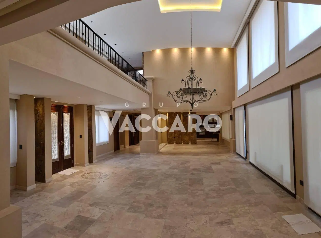 Casa en venta el Casco de Leloir 4