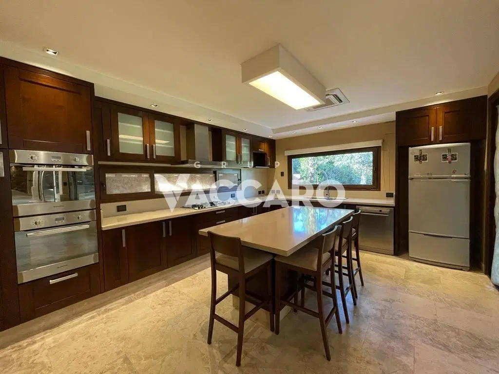 Casa en venta el Casco de Leloir 5