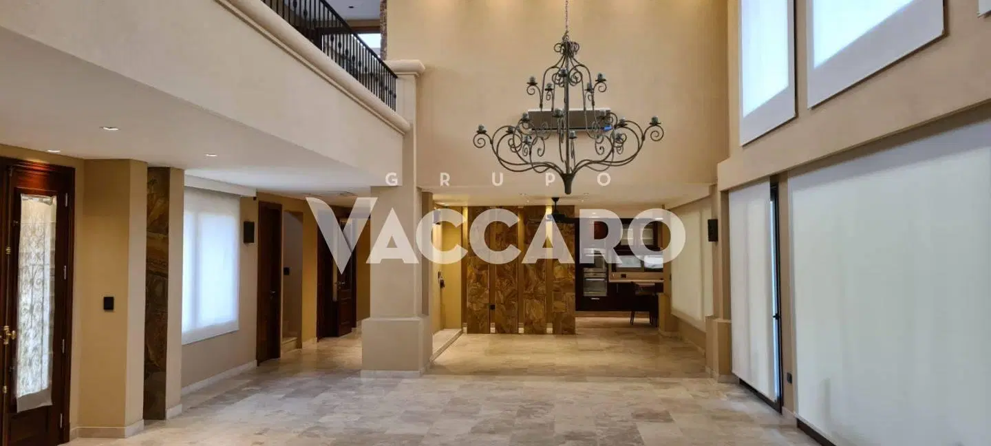 Casa en venta el Casco de Leloir 2