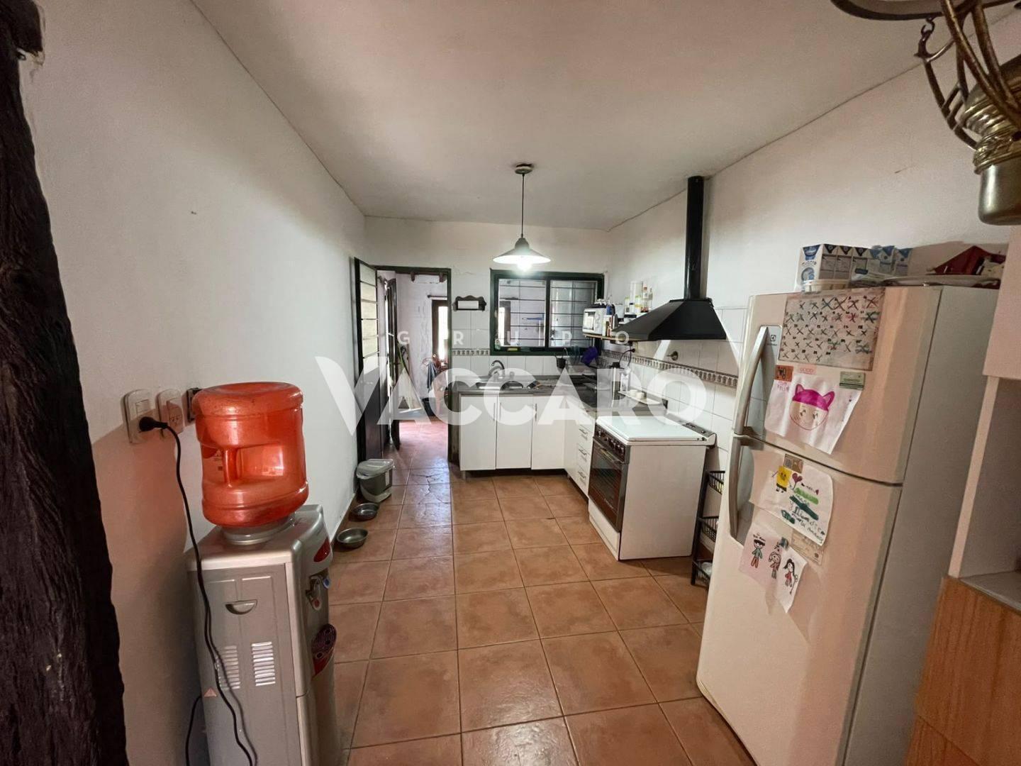Foto de Casa en venta de 4 ambientes en Ituzaingó con 3 dormitorios jardín y, imagen 3