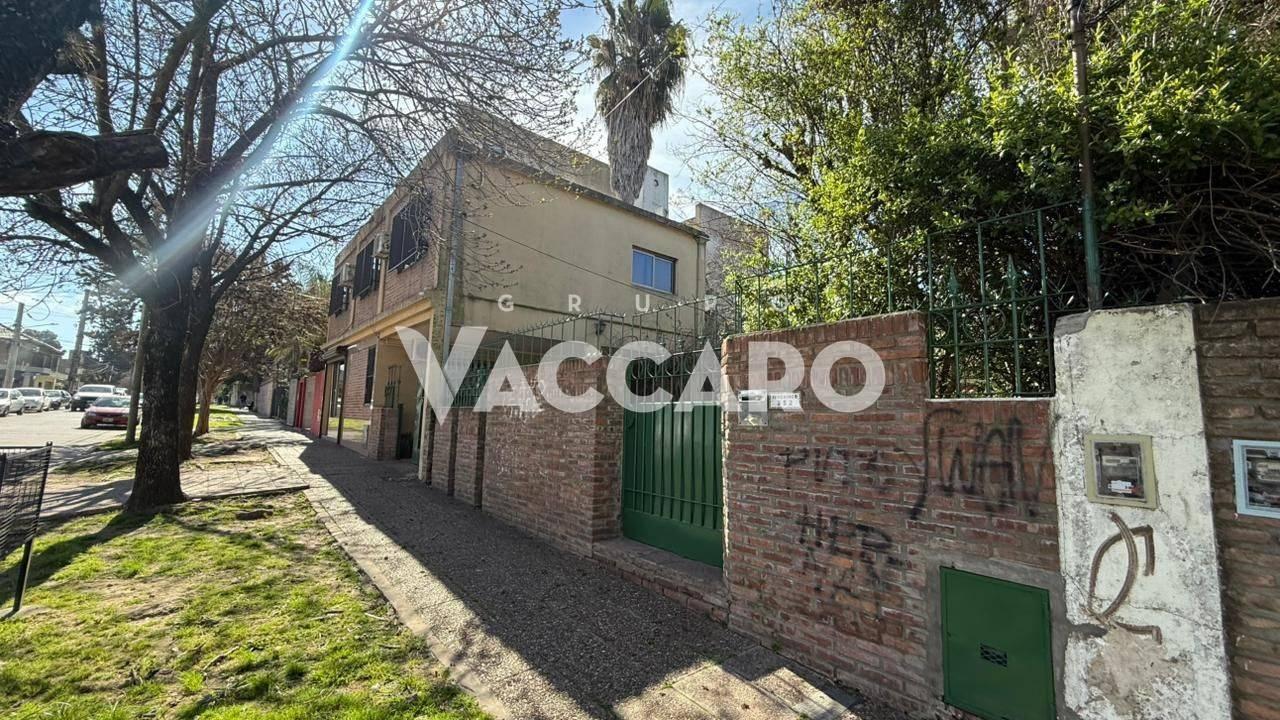 Foto de Venta en bloque de Casa de 5 ambientes y consultorios médicos en Moreno, imagen 4
