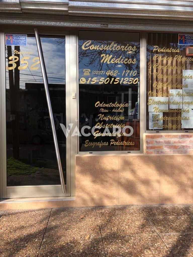 Foto de Venta en bloque de Casa de 5 ambientes y consultorios médicos en Moreno, imagen 5