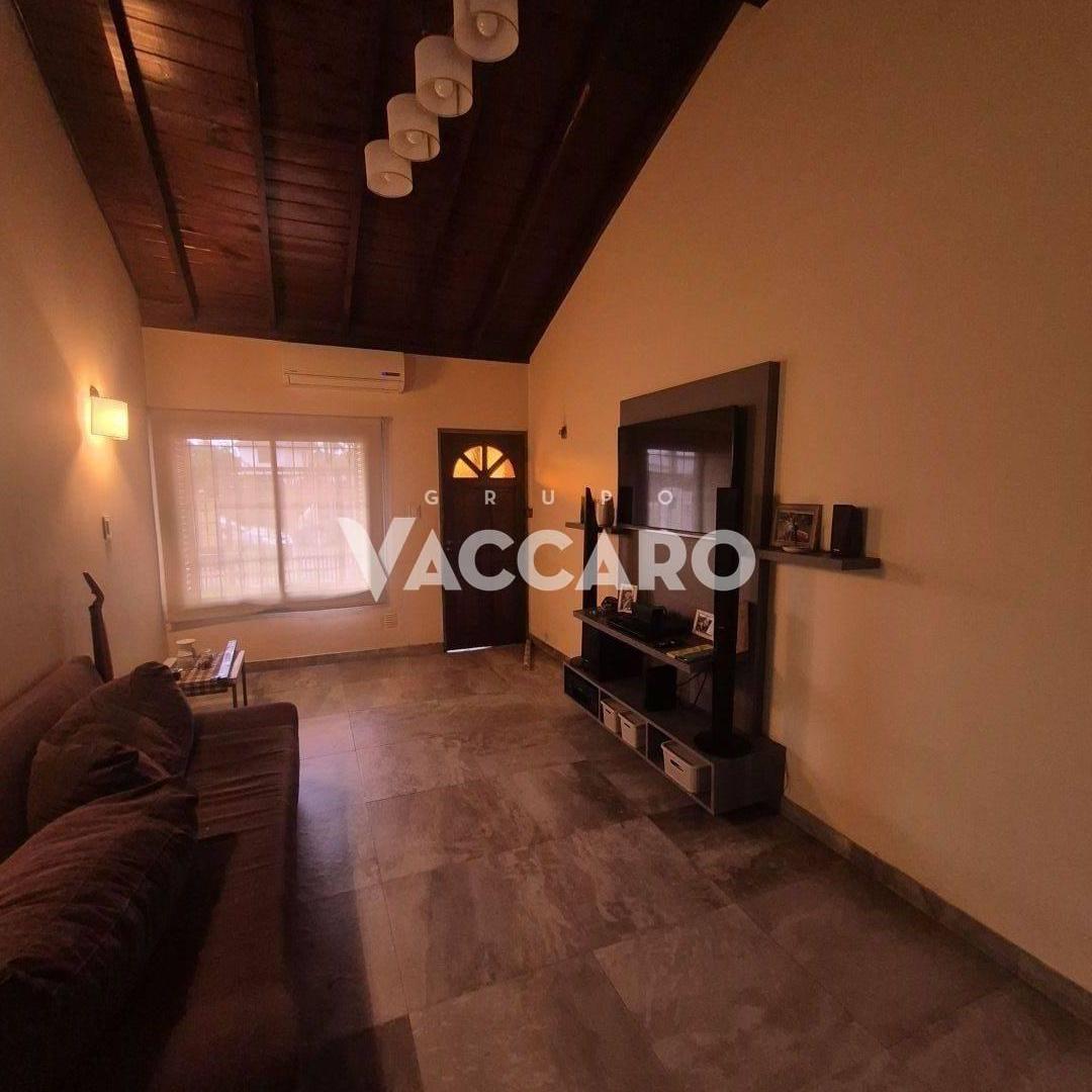 Foto de Casa 5 ambientes con jardin, piscina y quincho villa ariza. Excelente, imagen 4