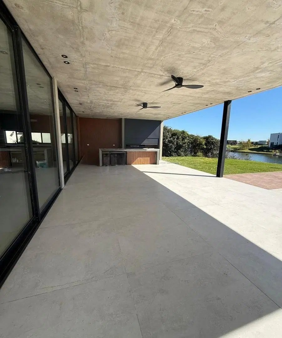 Casa en venta al lago en Marinas puertos 3