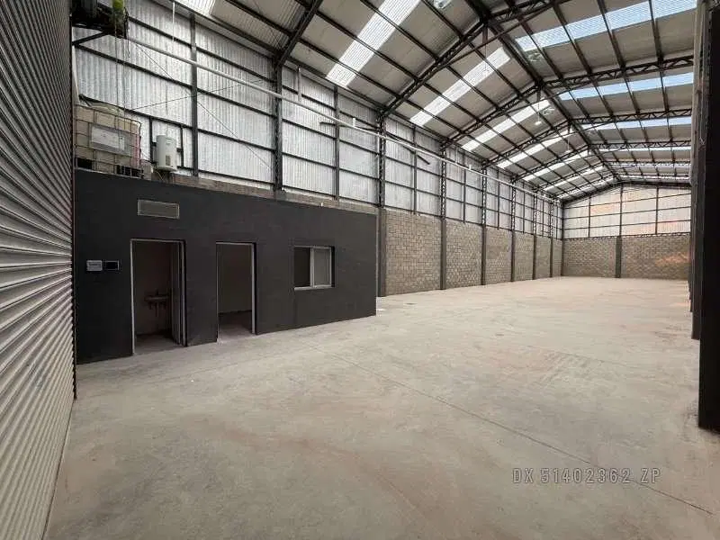 Area de Promoción El Triángulo - Galpón Alquiler USD 3.400 3