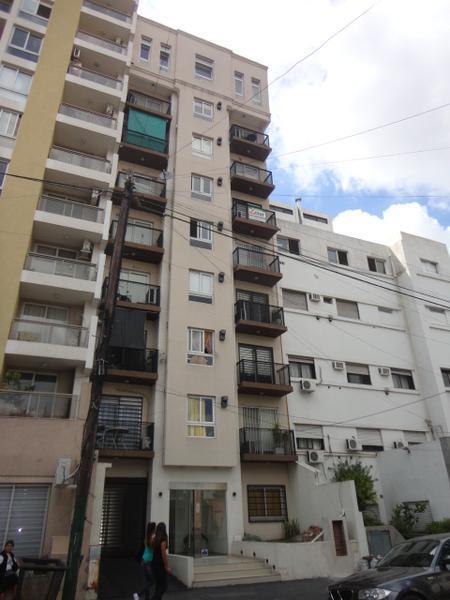 Semipiso de 2 AMBIENTES con cochera. Se desocupa en Febrero de 2023. Banfield Este.